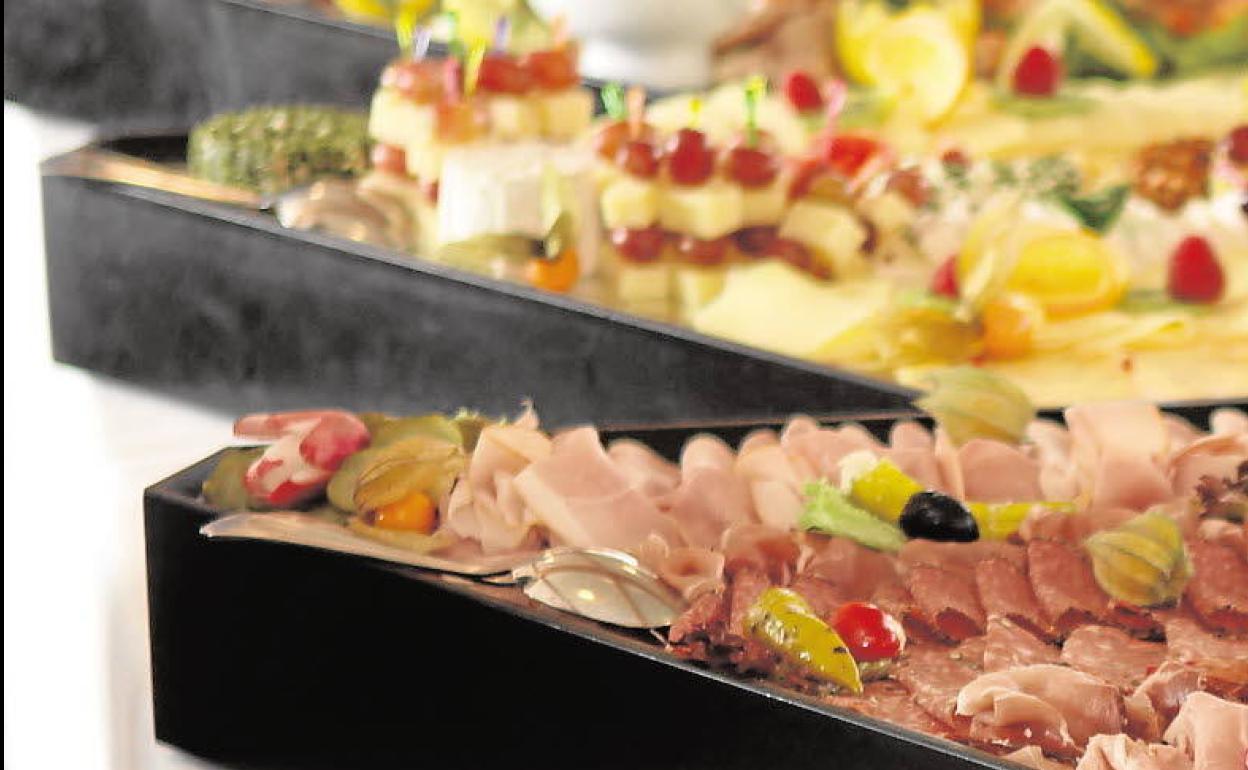 Buffets are back Sur in English